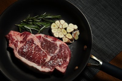 De perfecte biefstuk bak je voortaan gewoon thuis